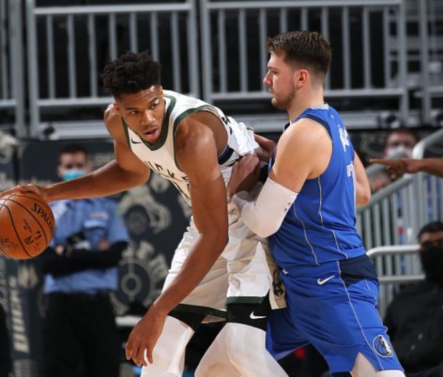 篮球-惨败奇才后反弹屠鹿 48小时内独行侠经历大落大起