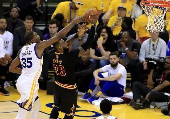 搜狐体育权威社区-盘点相似足篮球星 梅西库里玩技术C罗科比斗意志