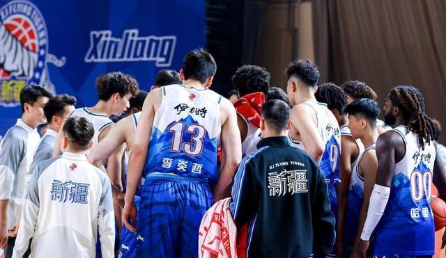 新疆男篮再遭沉重打击！西尔扎提意外遭遇重伤，确定常规赛报销