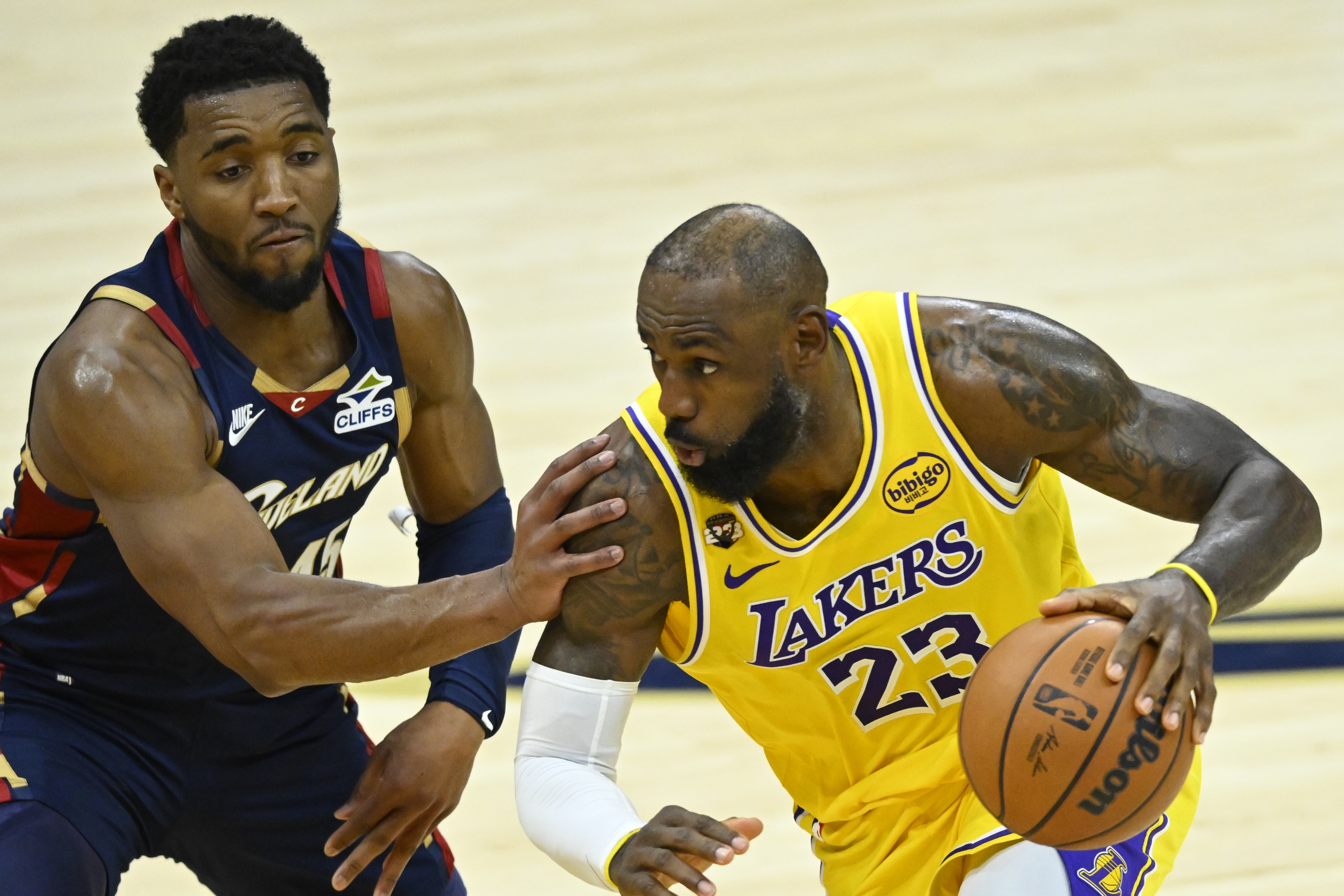 sohu搜狐首页-未来成谜!詹姆斯还会继续征战NBA吗?他会接受多大幅度的降薪?