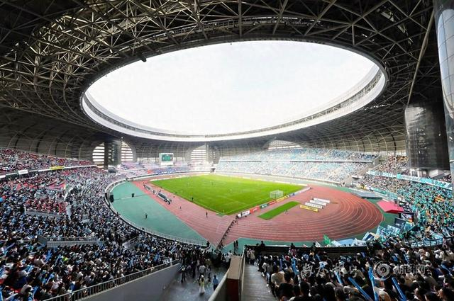 篮球-21635人的心跳,与湖州队同频——“吴越杯”湖州主场首战侧记|杭州|浙江省城市足球联赛|球迷|看台|折页_新浪体育_新浪新闻
